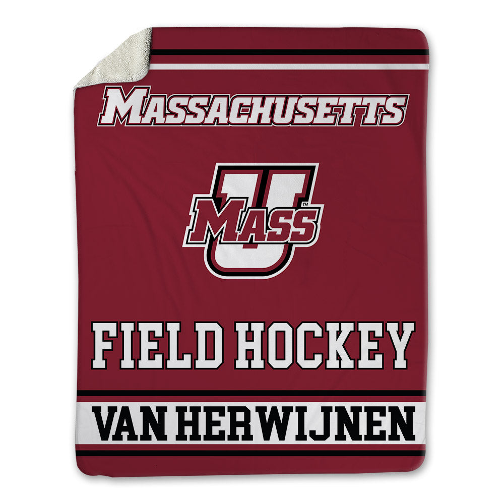 UMass - NCAA Women's Field Hockey : Myrte van Herwijnen - Blanket-0